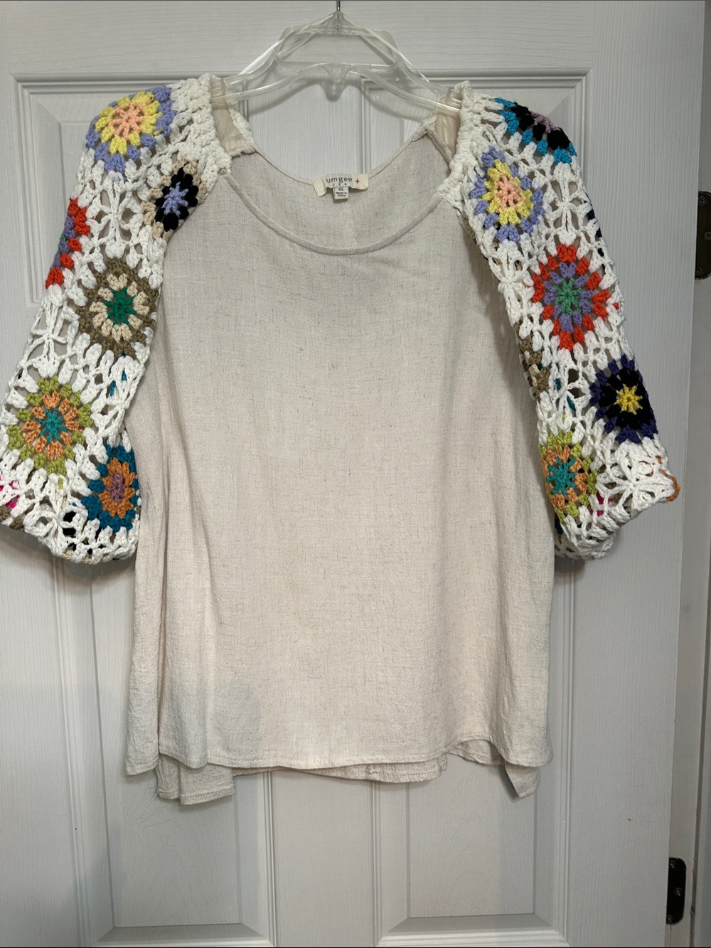 Umgee Cream Linen-Blend Scoop Neck Top